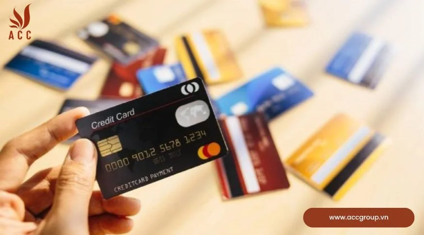 Các loại phí và lãi suất của thẻ tín dụng