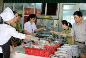 ve-sinh-an-toan-thuc-pham-trong-doanh-nghiep-300x204