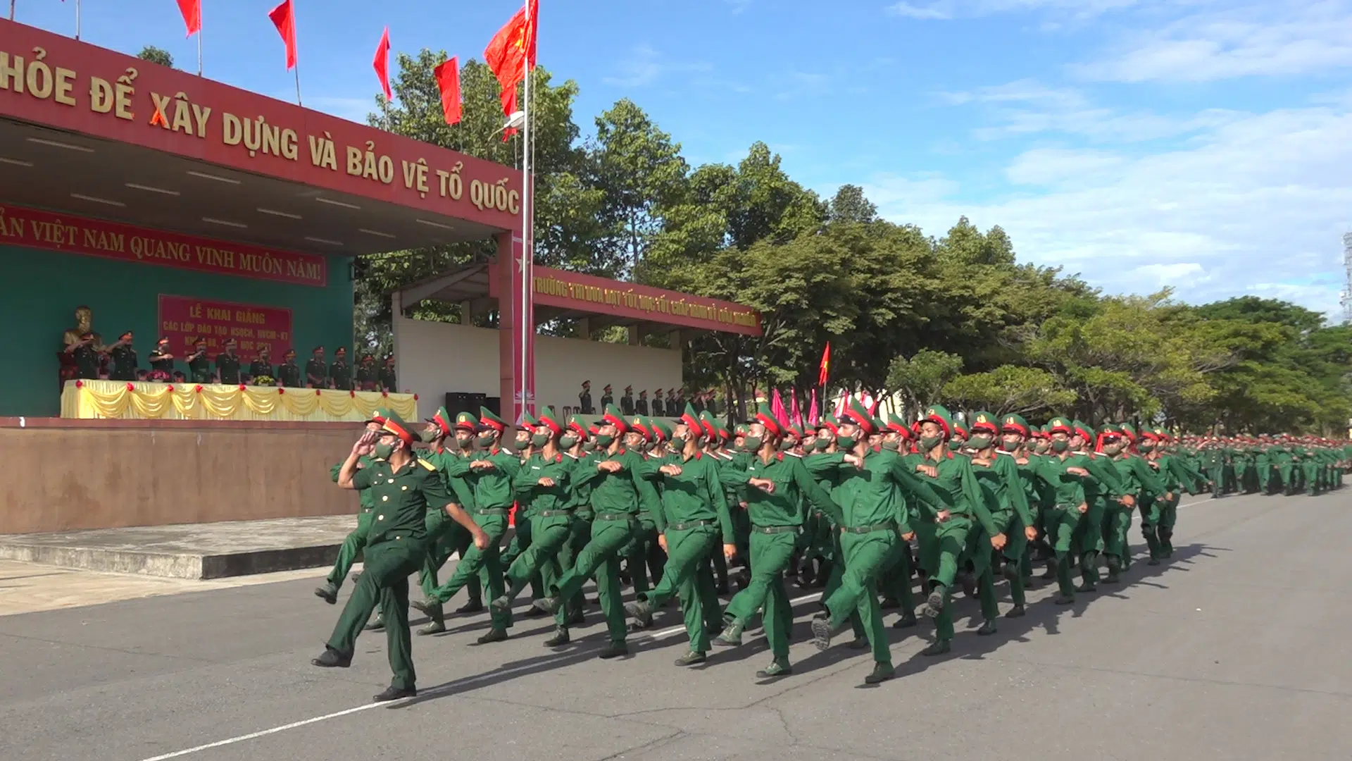 Hạ Sĩ Quan