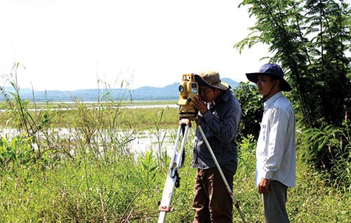 Dịch vụ đo đạc và lập bản đồ là một trong những dịch vụ thiết yếu để hỗ trợ quản lý đất đai và phát triển hạ tầng. Xem hình và khám phá những dịch vụ đo đạc và lập bản đồ đáp ứng nhu cầu khác nhau trong đời sống và kinh tế - xã hội tại Việt Nam.
