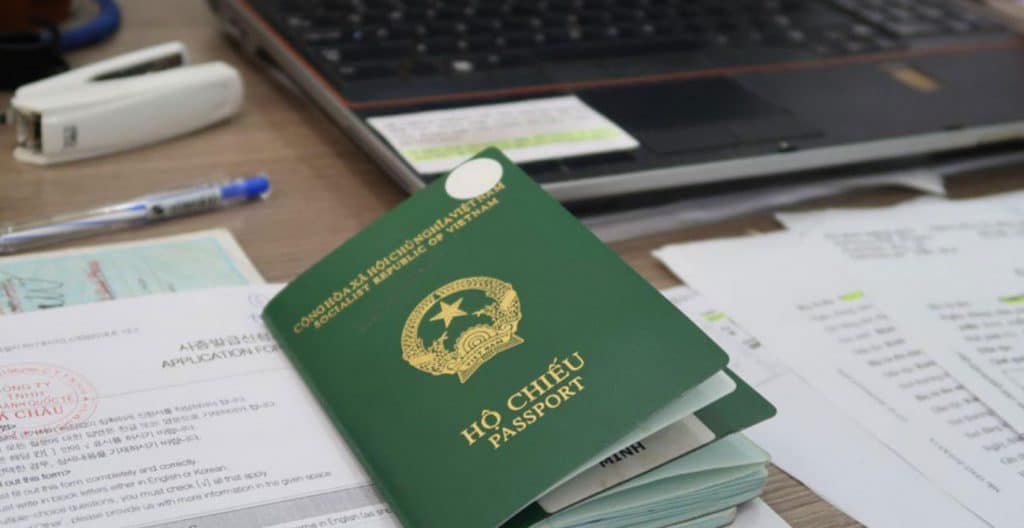 Mẫu hộ chiếu mới của Việt Nam có gì khác trước  Báo Dân trí