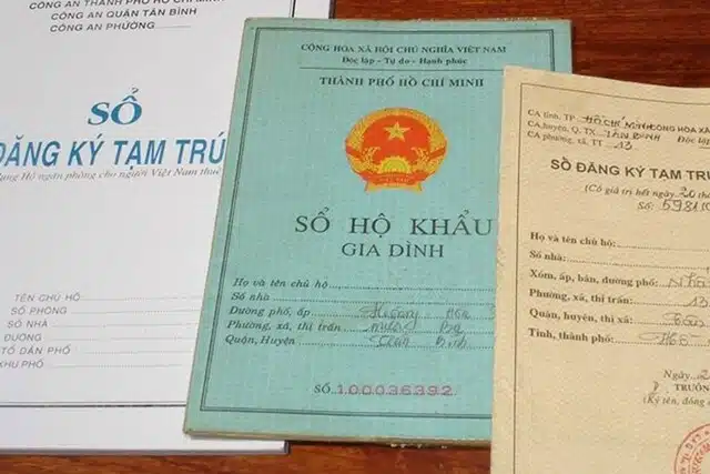 Sổ hộ khẩu màu xanh