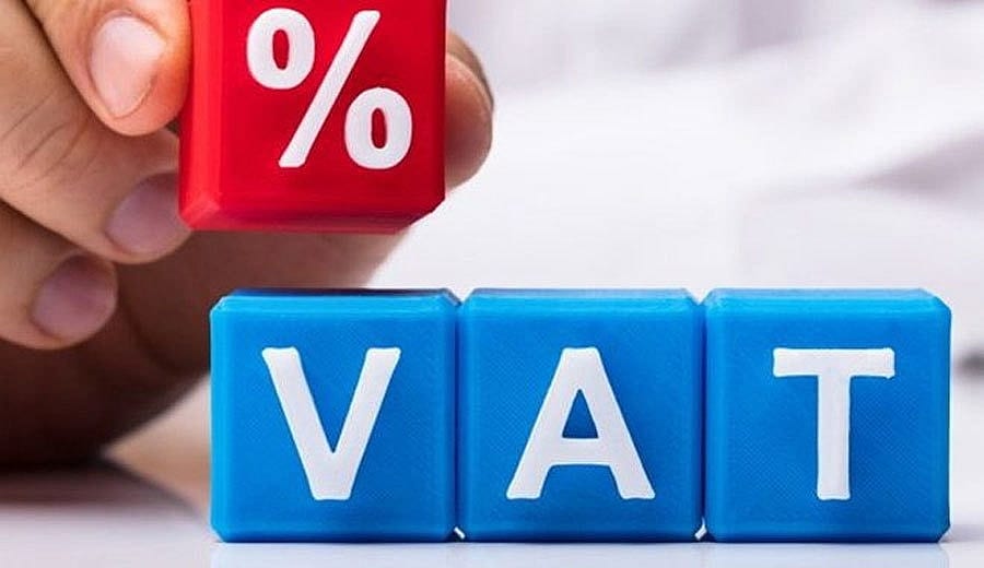 Những sản phẩm hoặc dịch vụ nào áp dụng thuế suất GTGT 8% và cách tính giá trước thuế?
